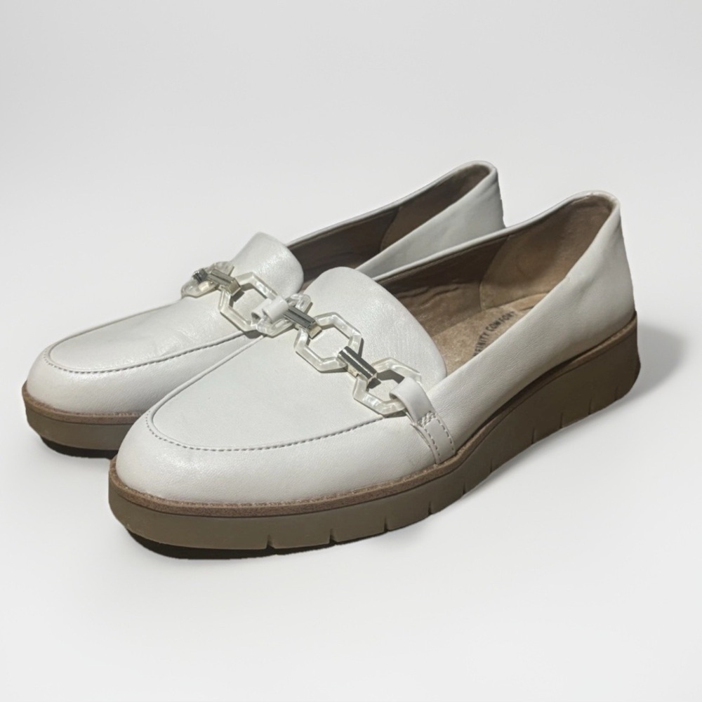 Life Stride Optimist White platform Loafers pearl Silver Accent Womens size 7.5